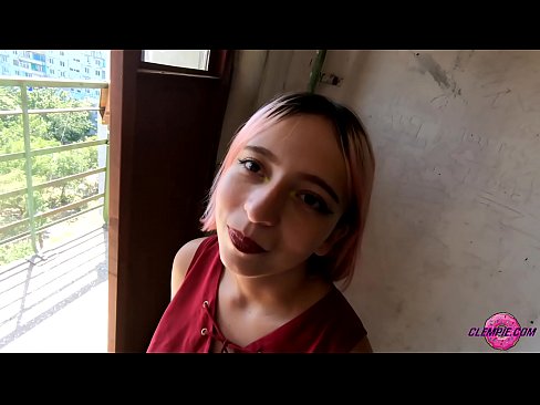 ❤️ Sensual student thith një të huaj në pjesën e jashtme - sperma në fytyrën e tij ❤❌ Porno shtëpie tek ne